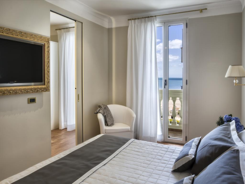 Novecento Suite Hotel Riccione Exterior photo