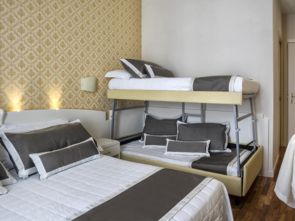 Novecento Suite Hotel Riccione Exterior photo