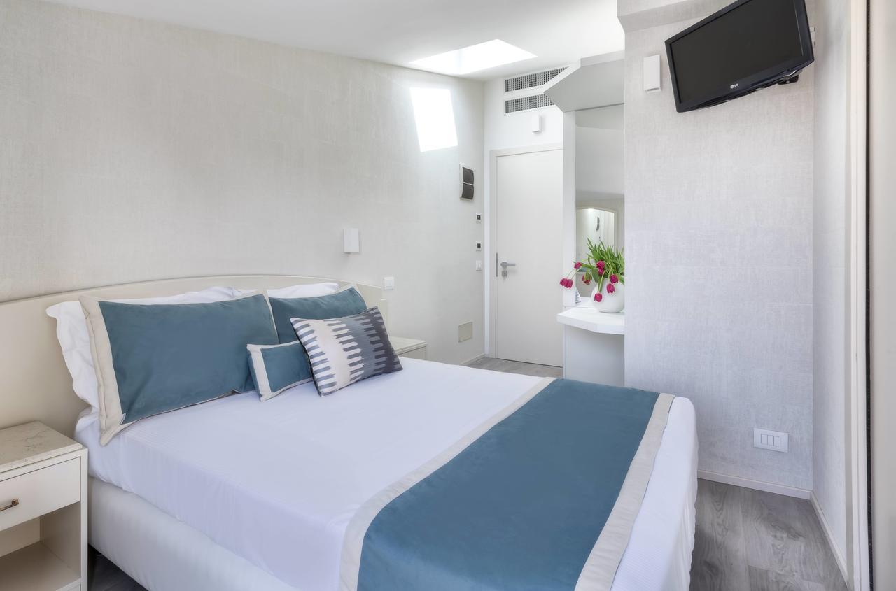 Novecento Suite Hotel Riccione Exterior photo