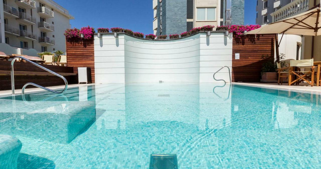 Novecento Suite Hotel Riccione Exterior photo